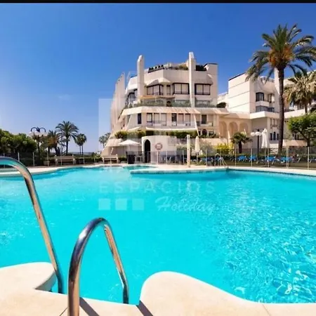Center Beachfront For Vacation Apartment *