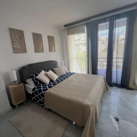 Apartment Center Beachfront For Vacation Marbella