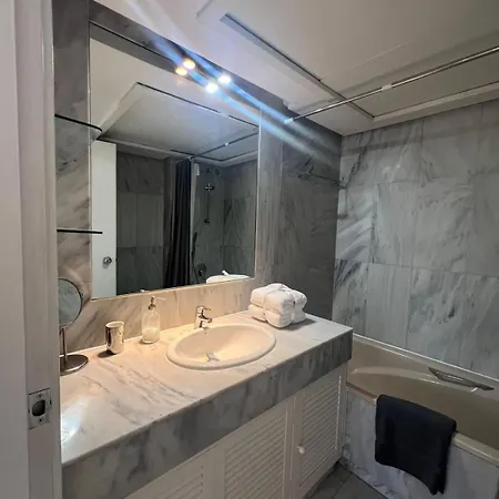 Apartment Center Beachfront For Vacation Marbella